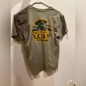 Men’s small Yeti shirt